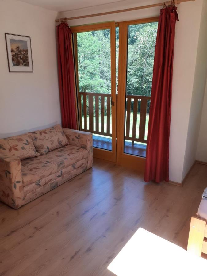 Kypruv Mlyn Villa Knínice Екстериор снимка