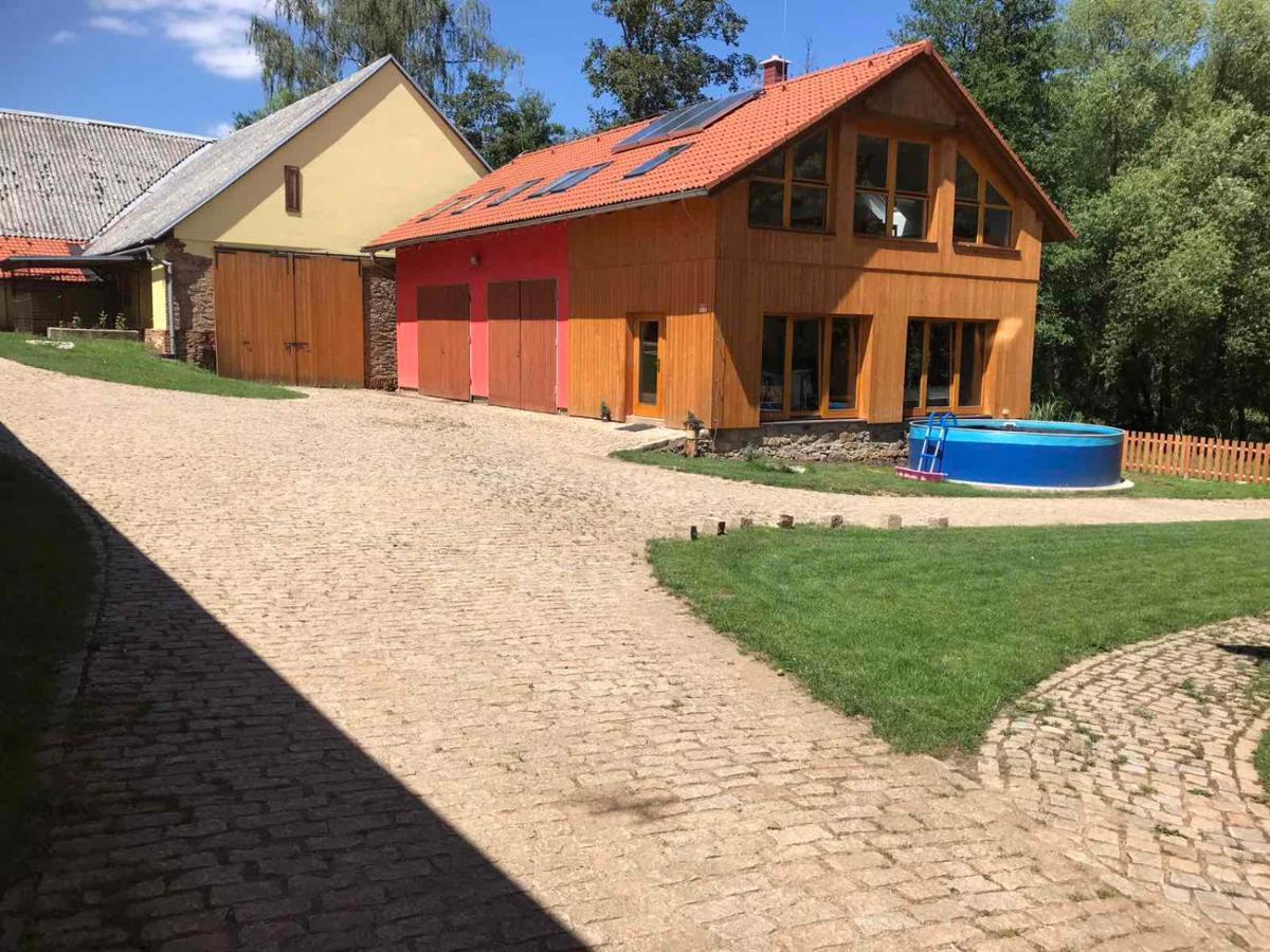 Kypruv Mlyn Villa Knínice Екстериор снимка