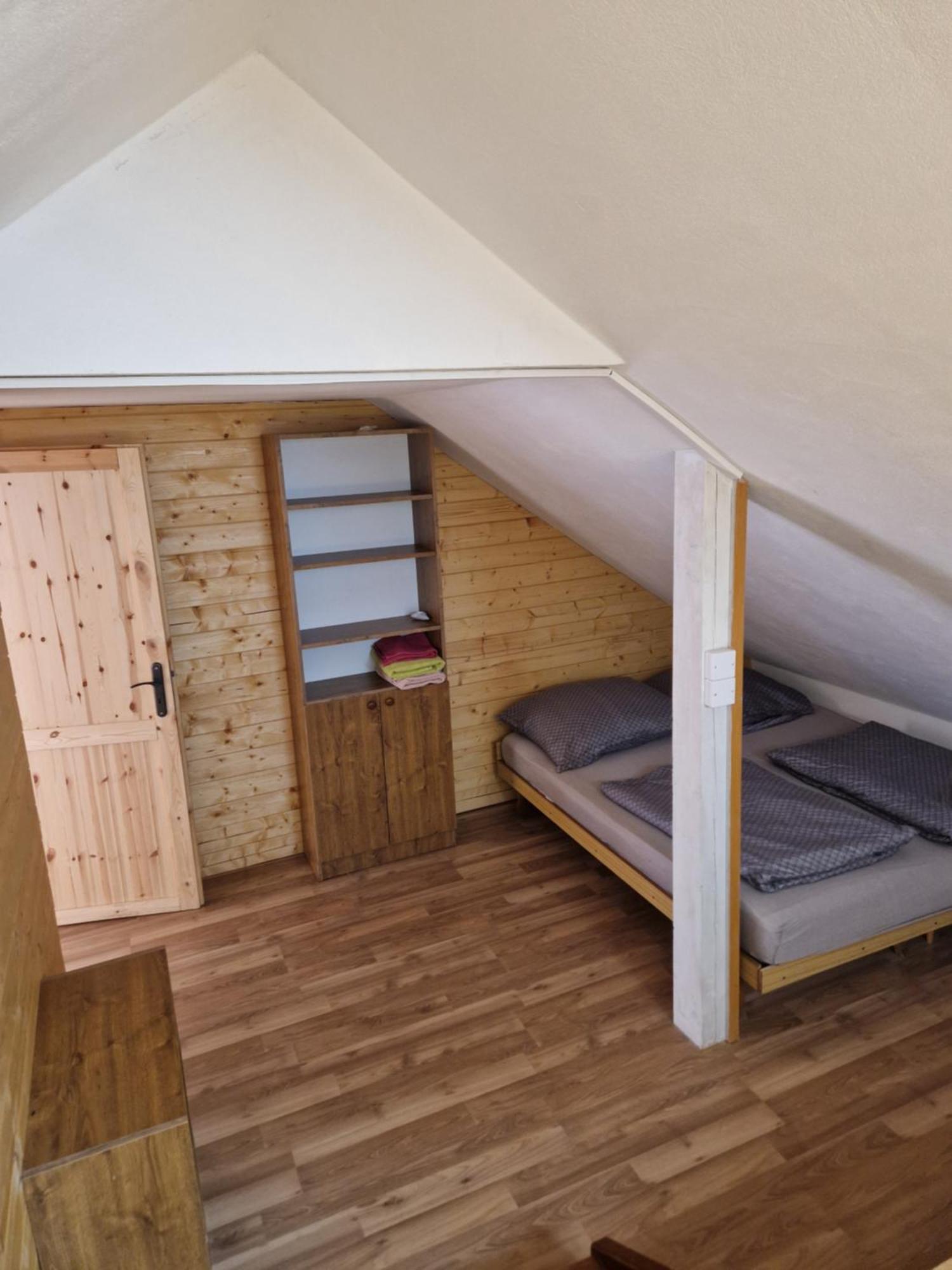 Kypruv Mlyn Villa Knínice Екстериор снимка