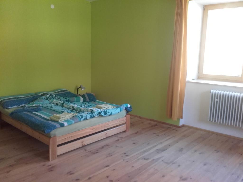 Kypruv Mlyn Villa Knínice Екстериор снимка